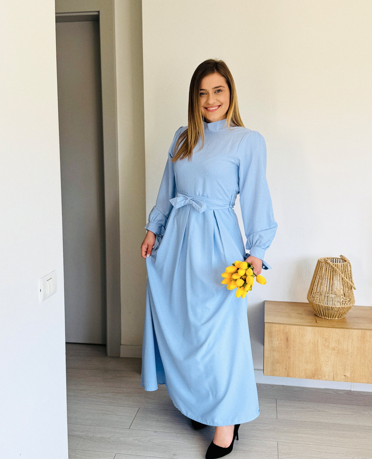 Rochie lungă bleu cu cordon și mâneci lungi