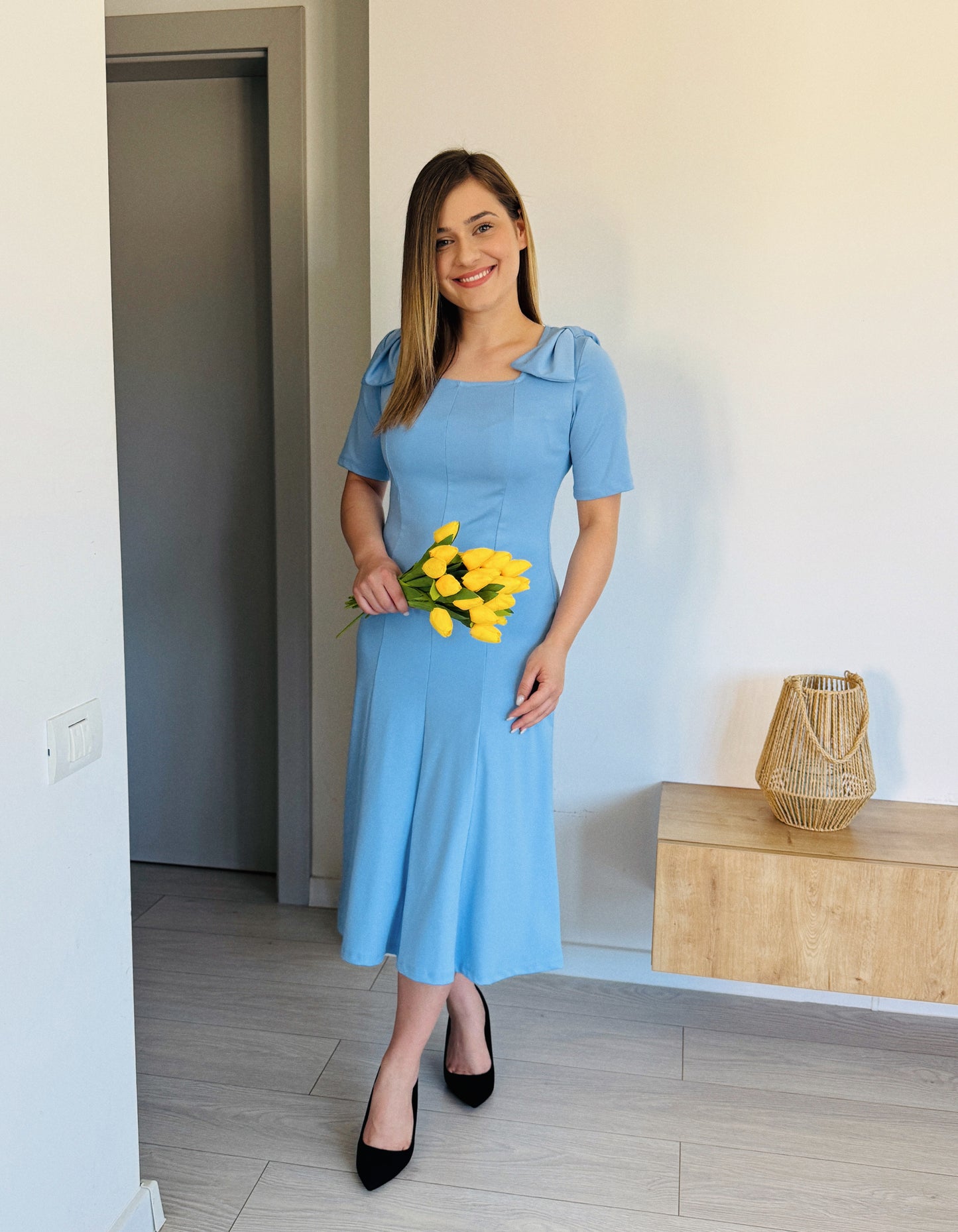 Rochie midi cu detaliu fundă – Albastru ciel
