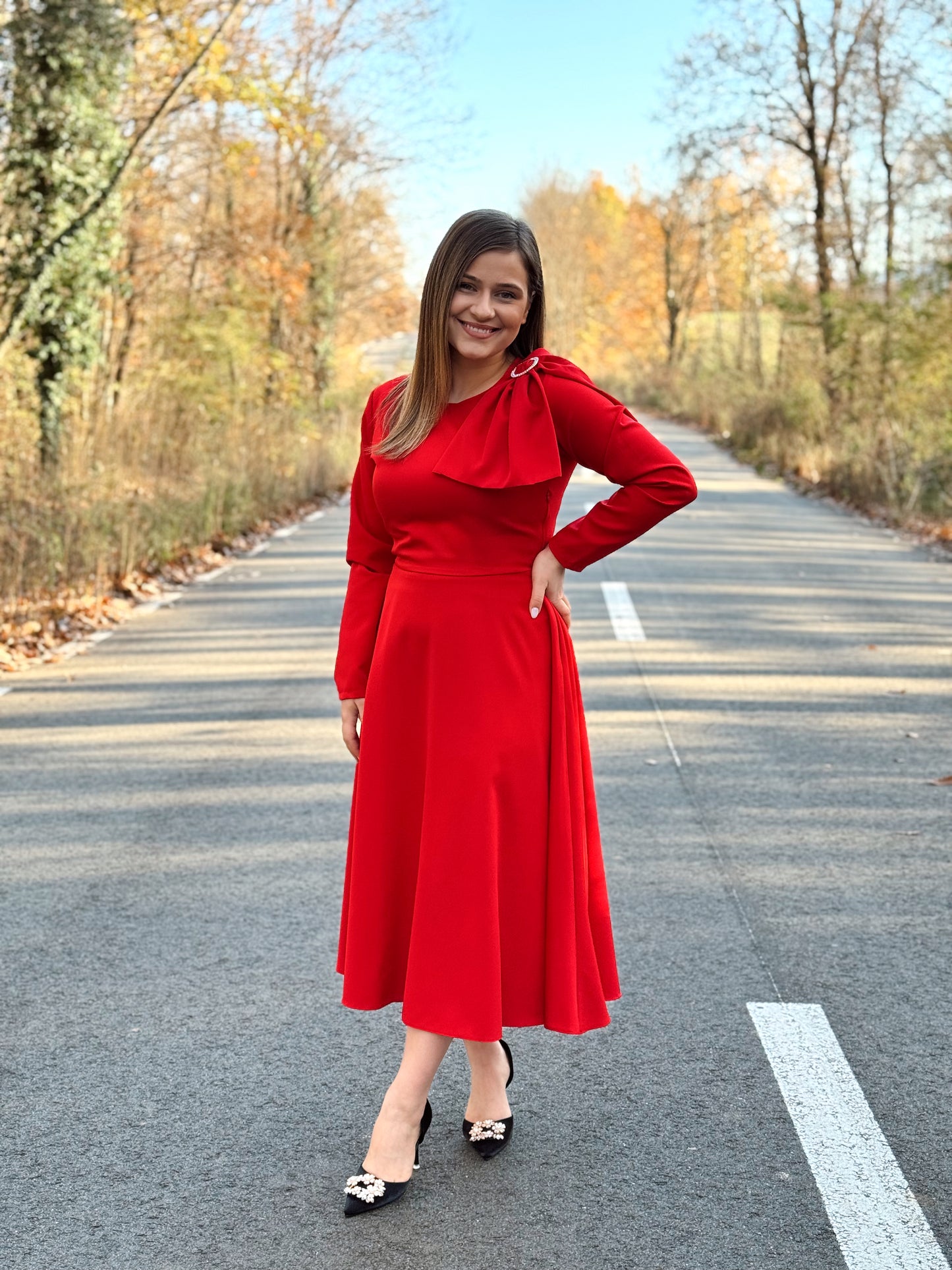 Rochie Midi Elegantă din Stofă Barbi cu Detaliu Tip Fundă