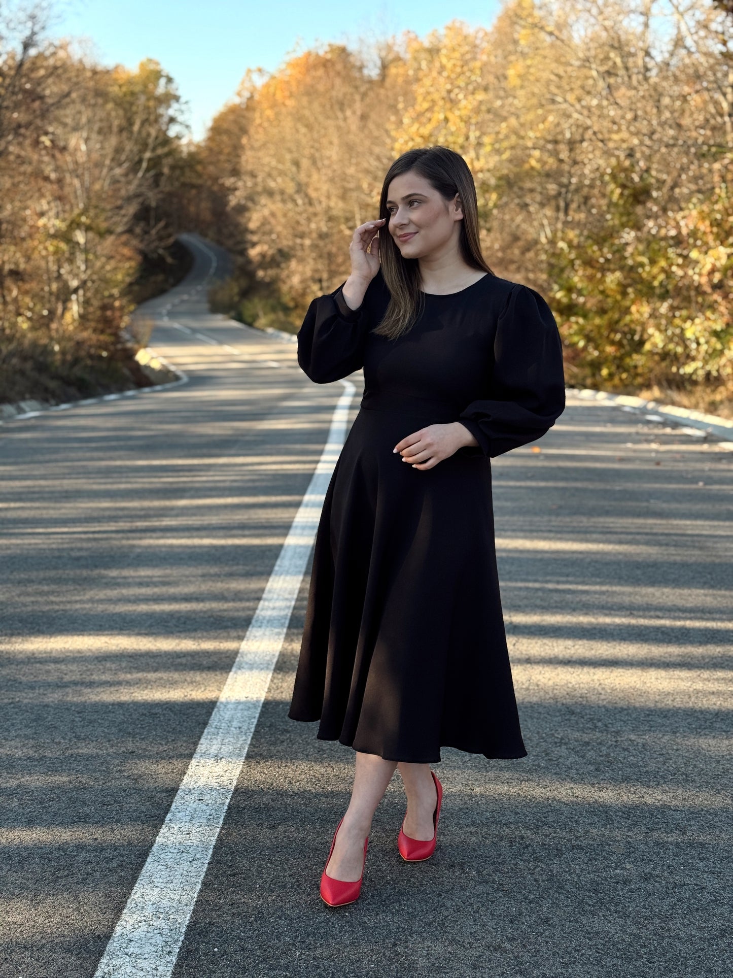 Rochie Midi Elegantă din Stofă Barbi – Negru Clasic