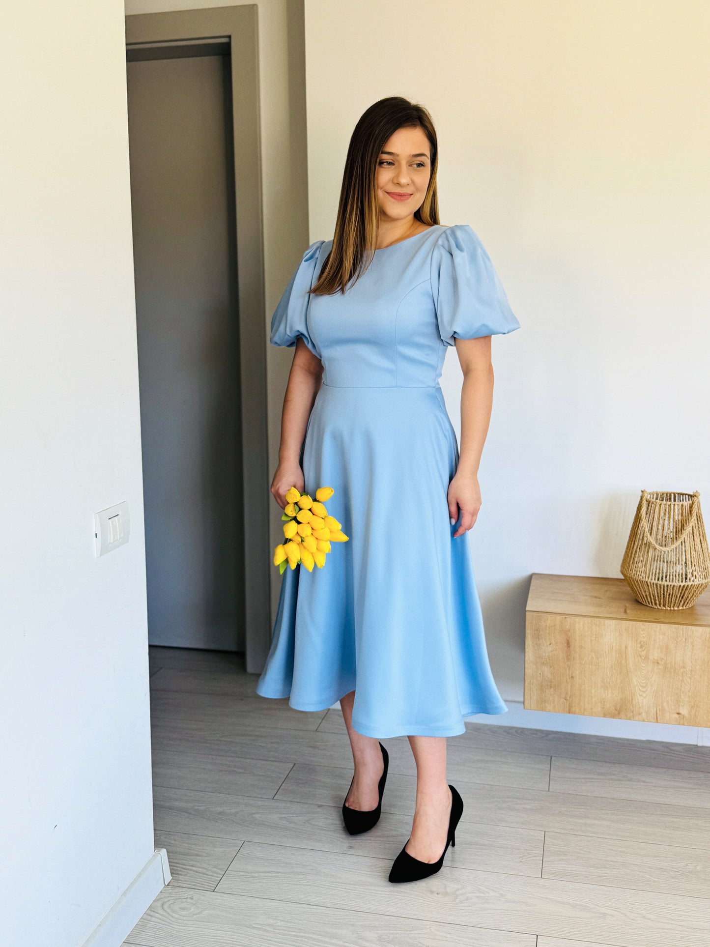 Rochie elegantă cu mâneci bufante