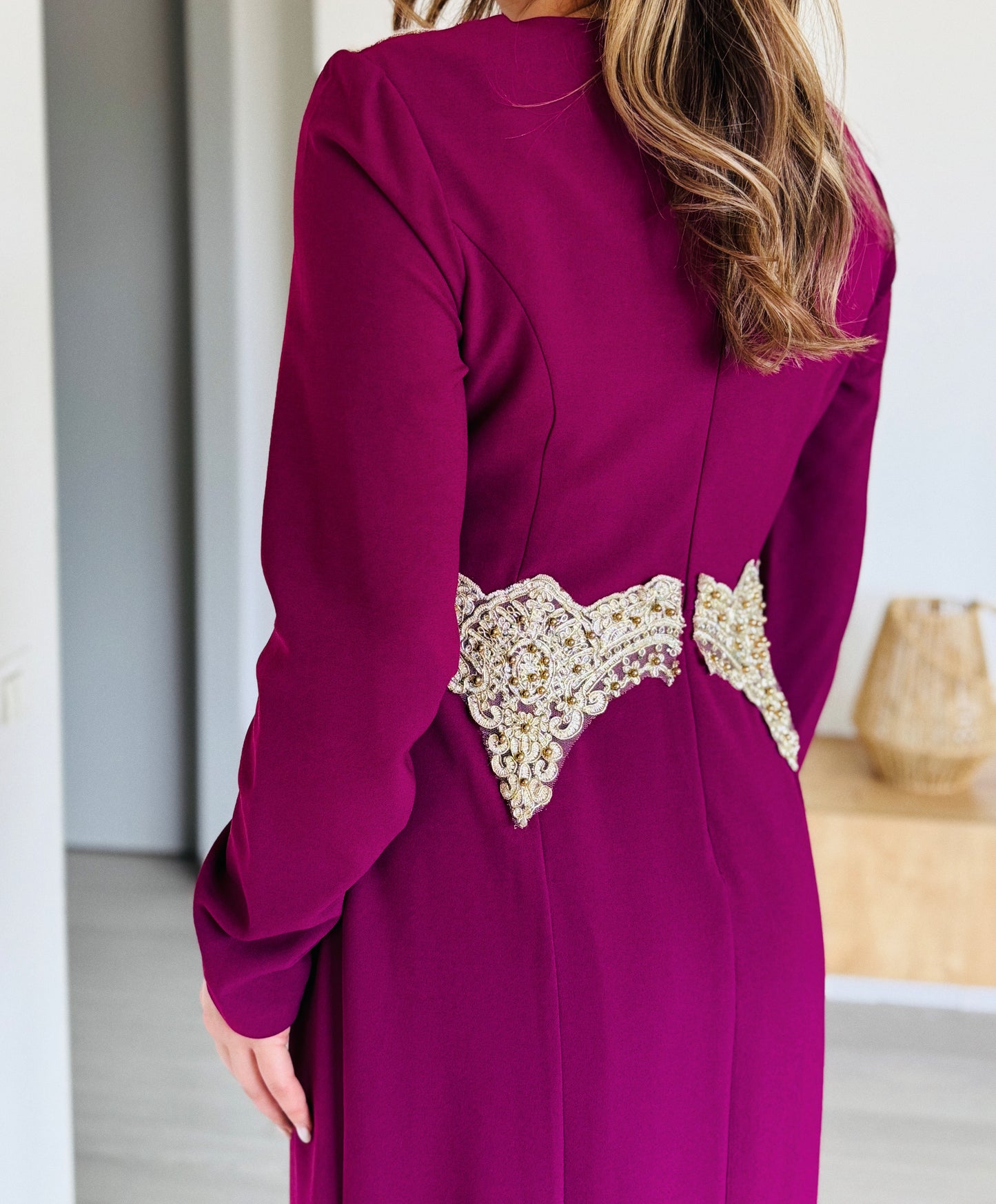 Rochie midi mov cu broderie aurie