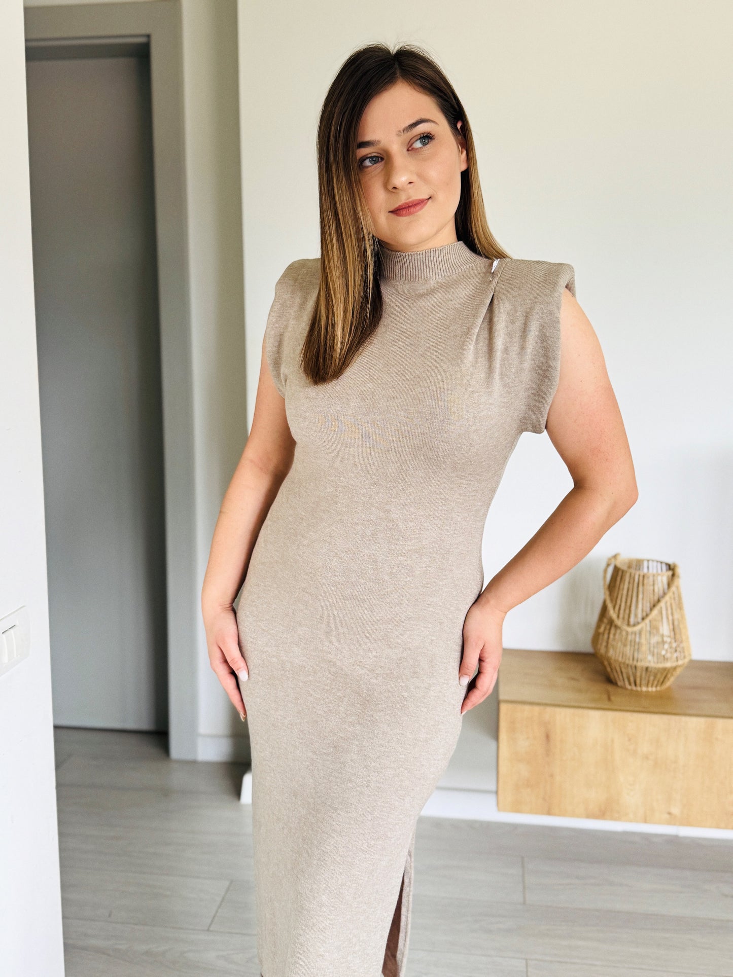 Rochie tricotată fără mâneci