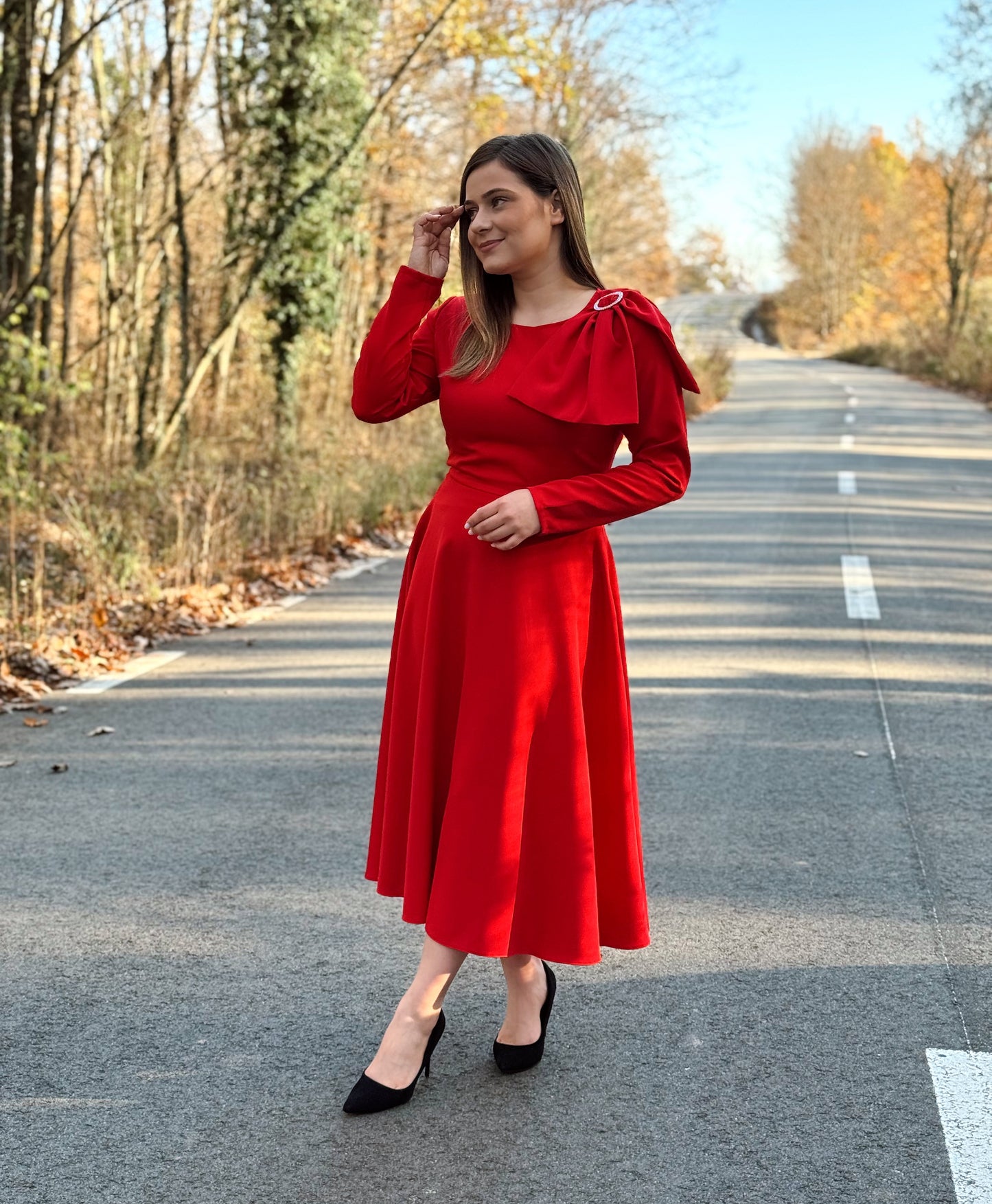 Rochie Midi Elegantă din Stofă Barbi cu Detaliu Tip Fundă