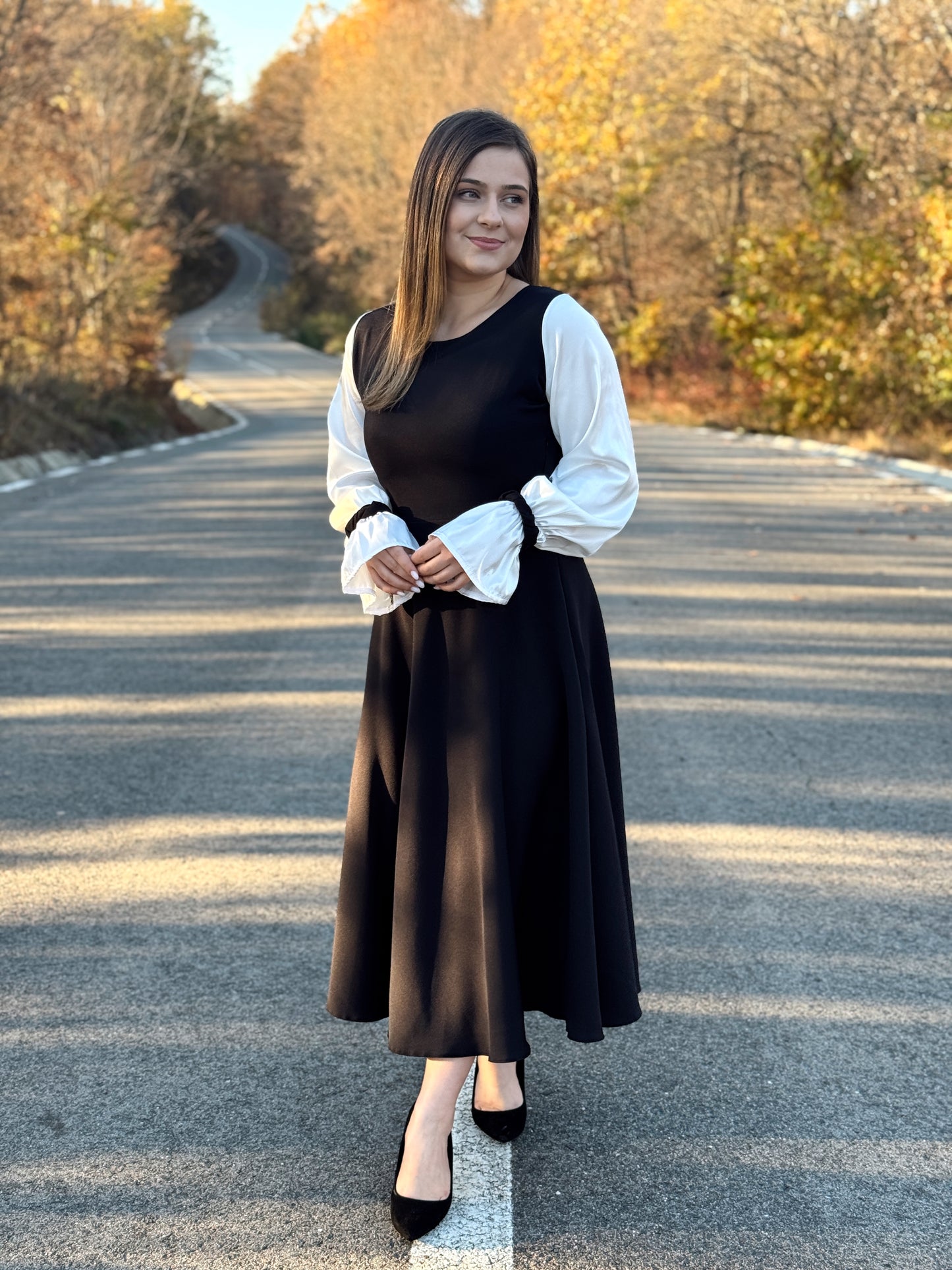 Rochie Midi din Stofă cu Mâneci din Satin