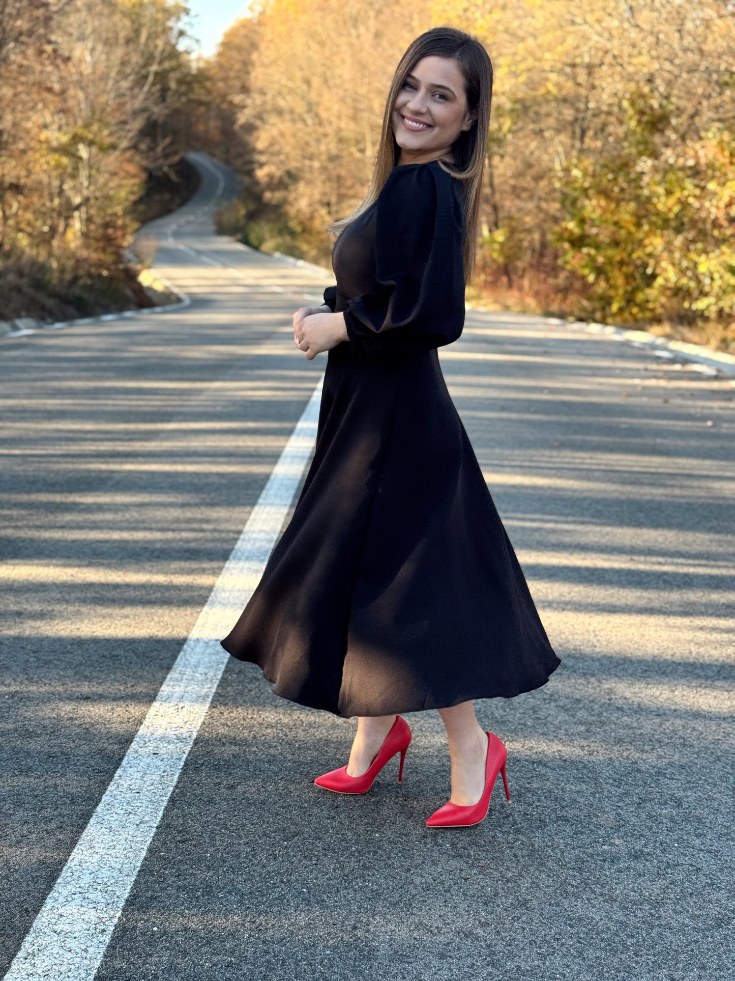 Rochie Midi Elegantă din Stofă Barbi – Negru Clasic