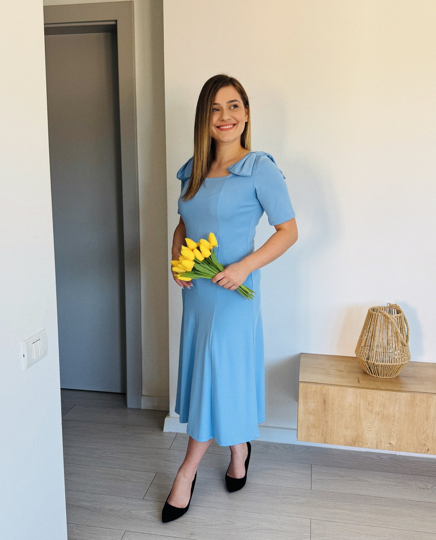 Rochie midi cu detaliu fundă – Albastru ciel