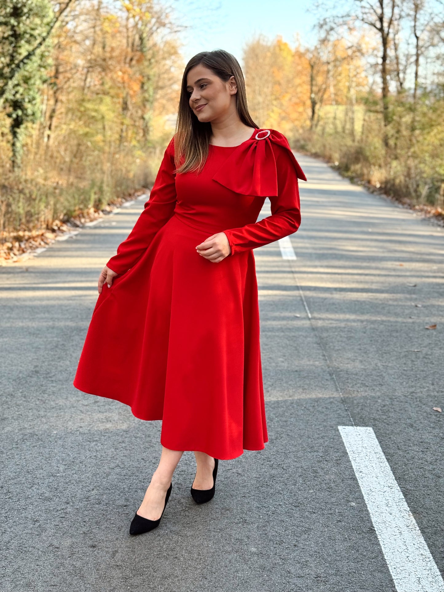 Rochie Midi Elegantă din Stofă Barbi cu Detaliu Tip Fundă