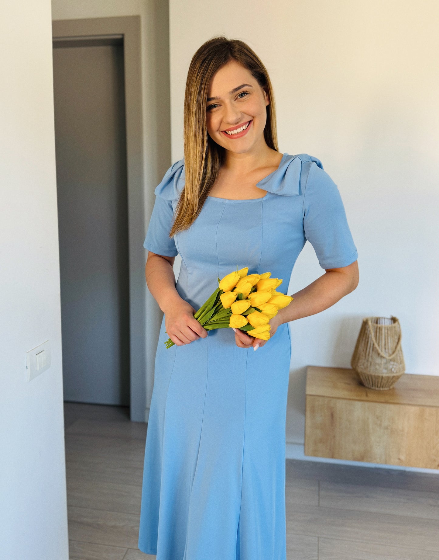 Rochie midi cu detaliu fundă – Albastru ciel