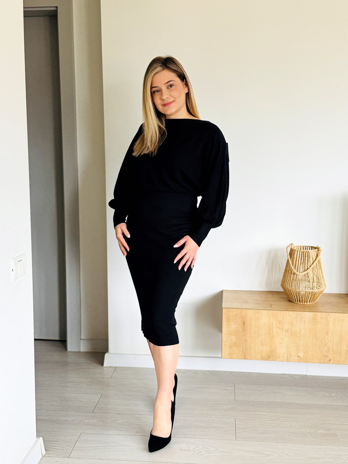 Rochie Tricotată Midi – Croi Elegant, Talie Elastică