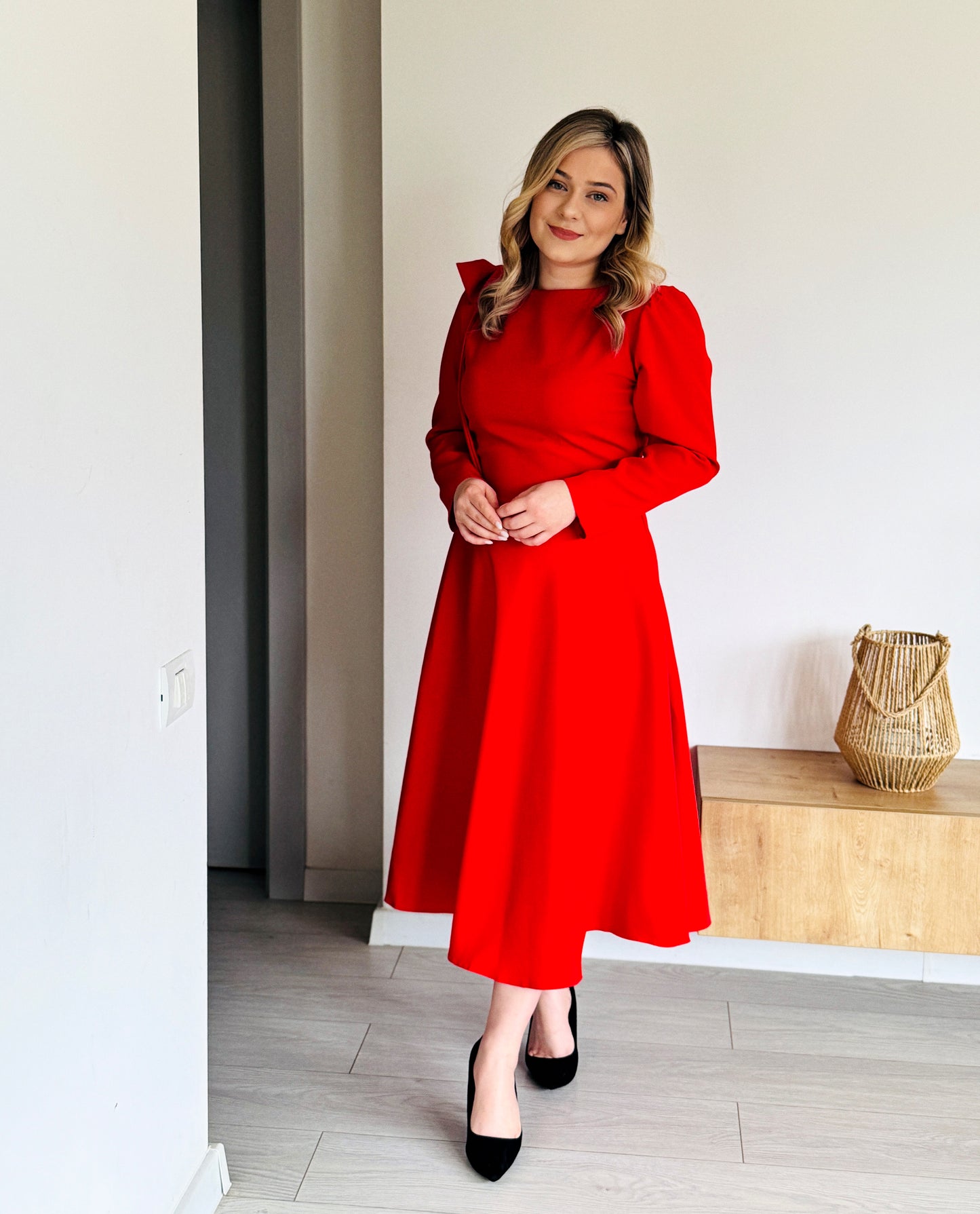 Rochie Midi Roșie din Stofă Barbi cu Detaliu Fundiță pe Umăr