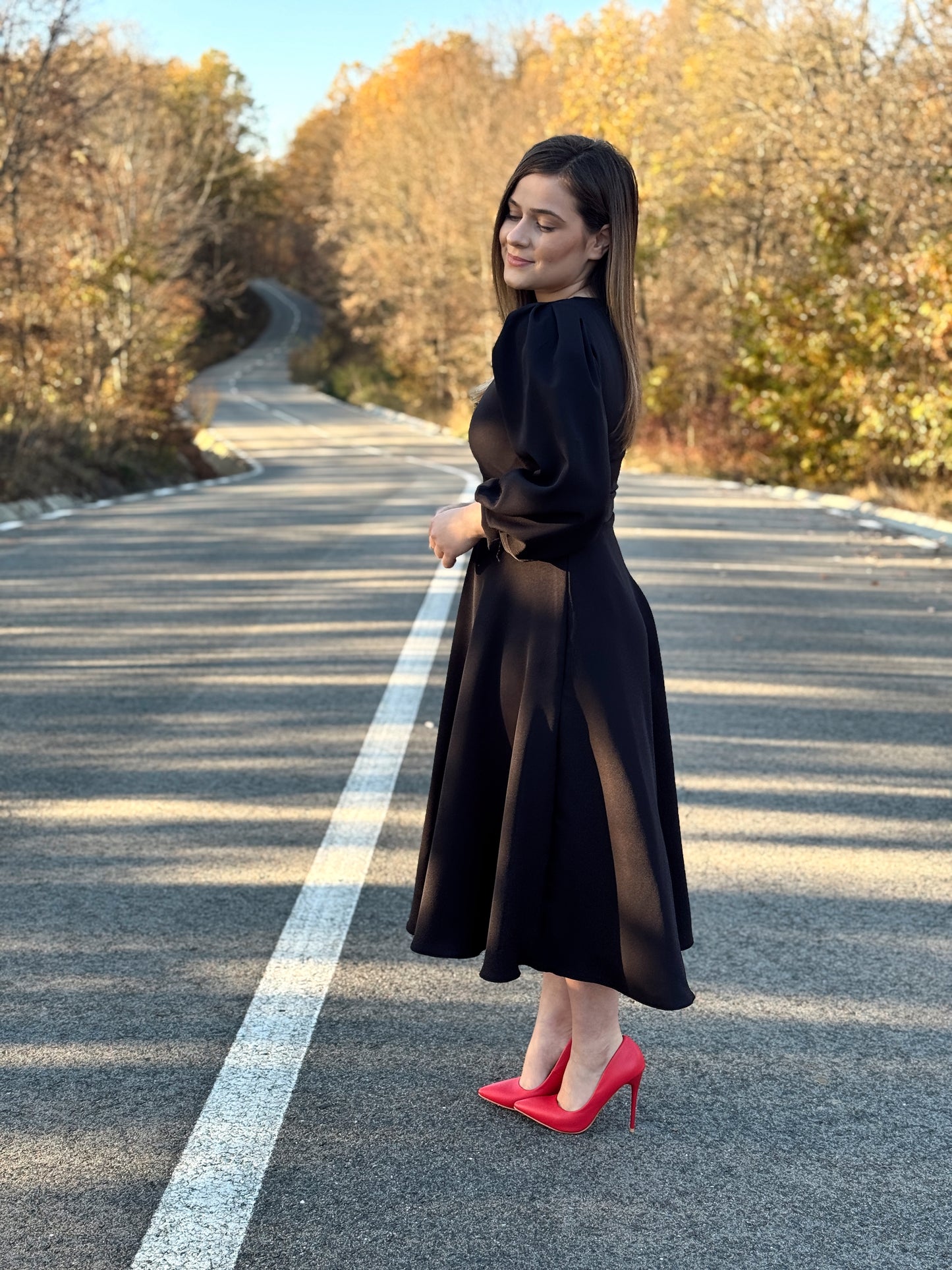 Rochie Midi Elegantă din Stofă Barbi – Negru Clasic