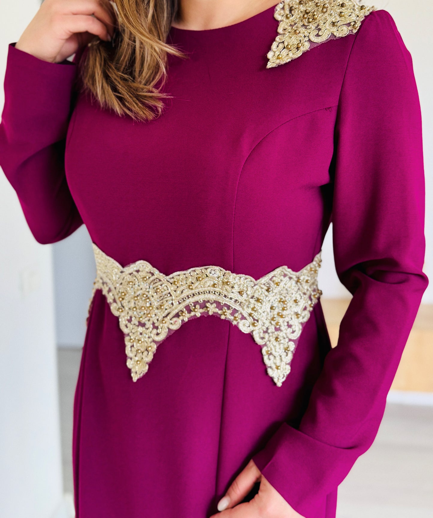 Rochie midi mov cu broderie aurie