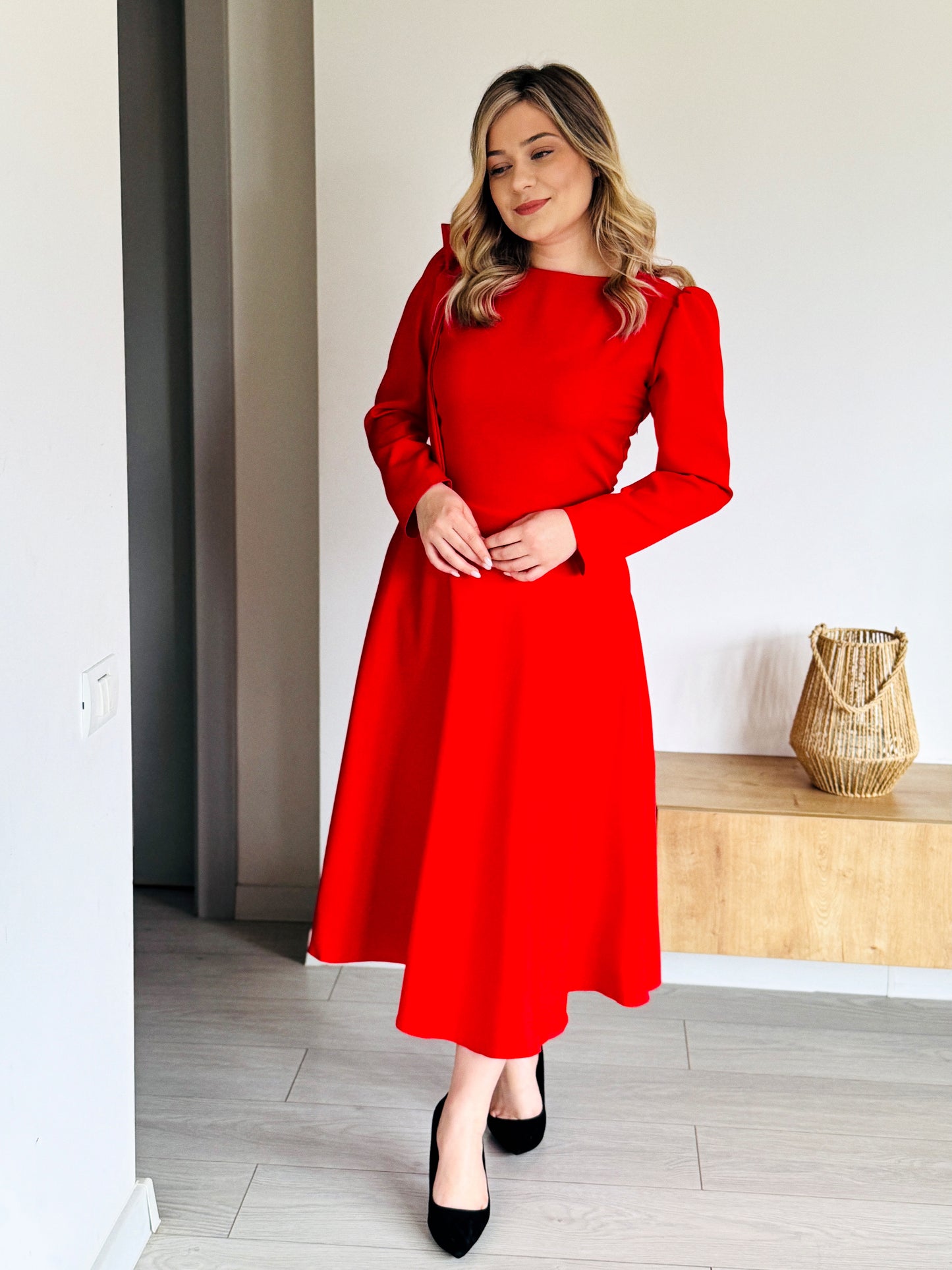 Rochie Midi Roșie din Stofă Barbi cu Detaliu Fundiță pe Umăr