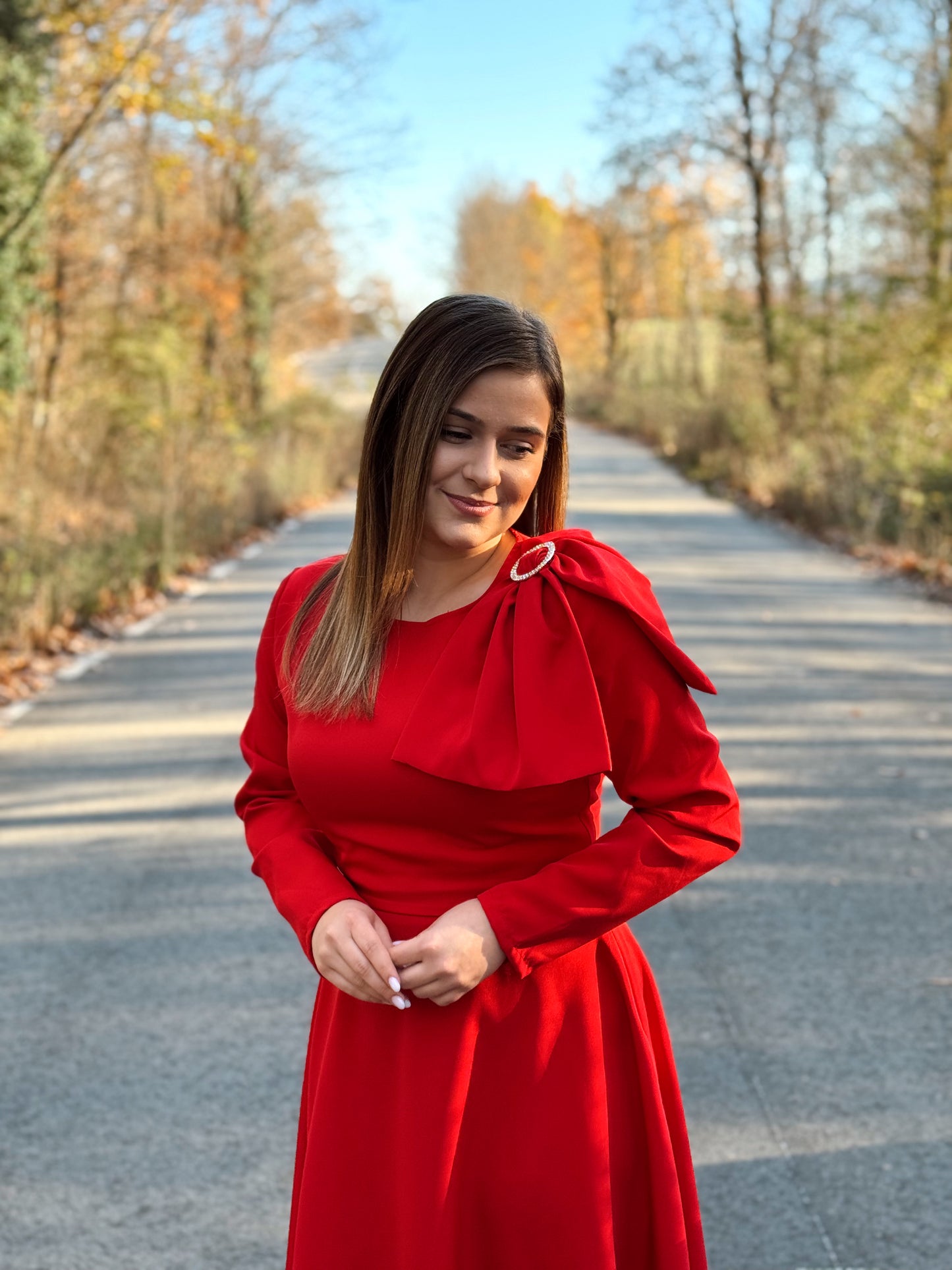 Rochie Midi Elegantă din Stofă Barbi cu Detaliu Tip Fundă