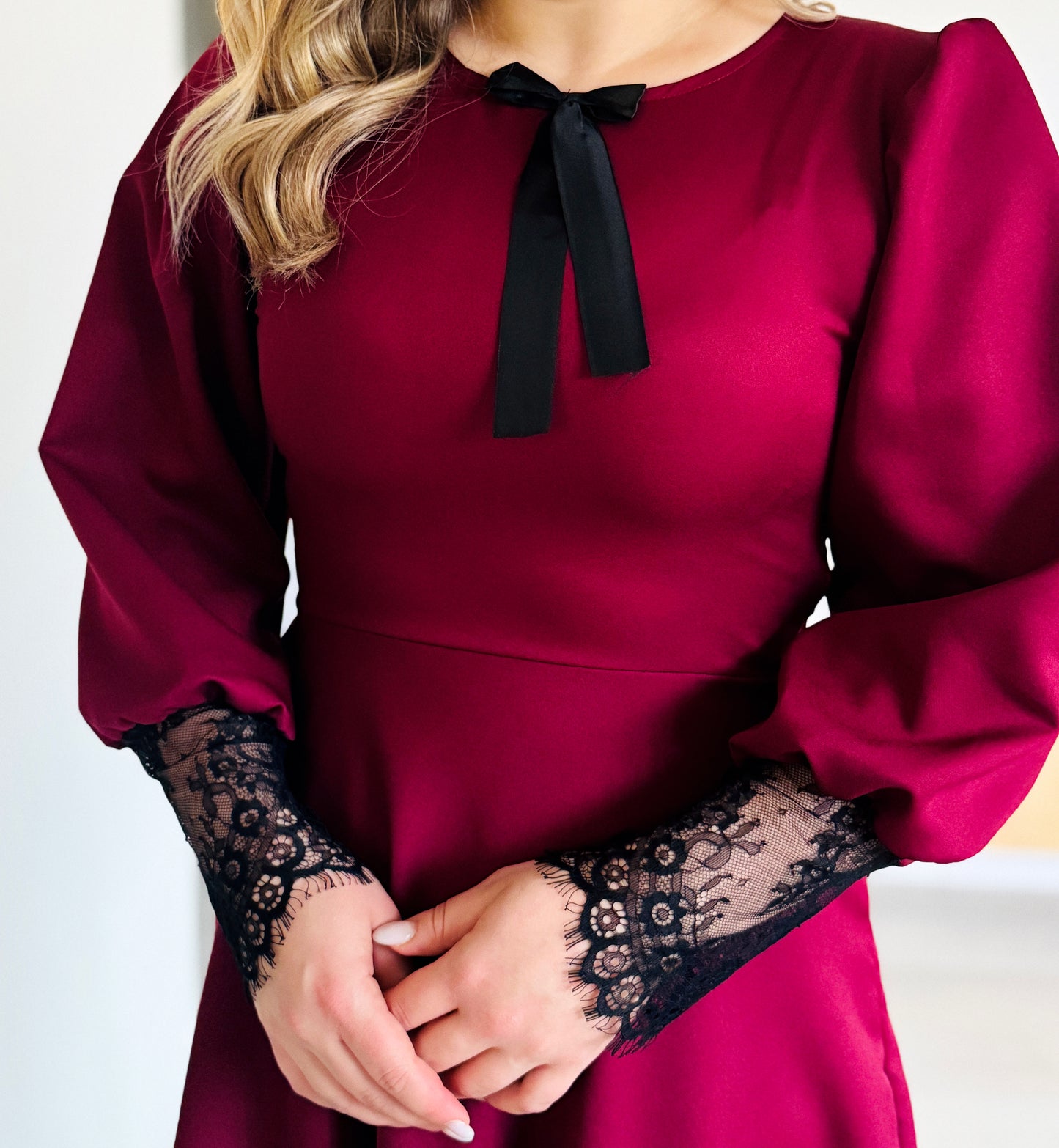 Rochie Midi din Stofă Barbi cu Fundiță și Manșete din Dantelă