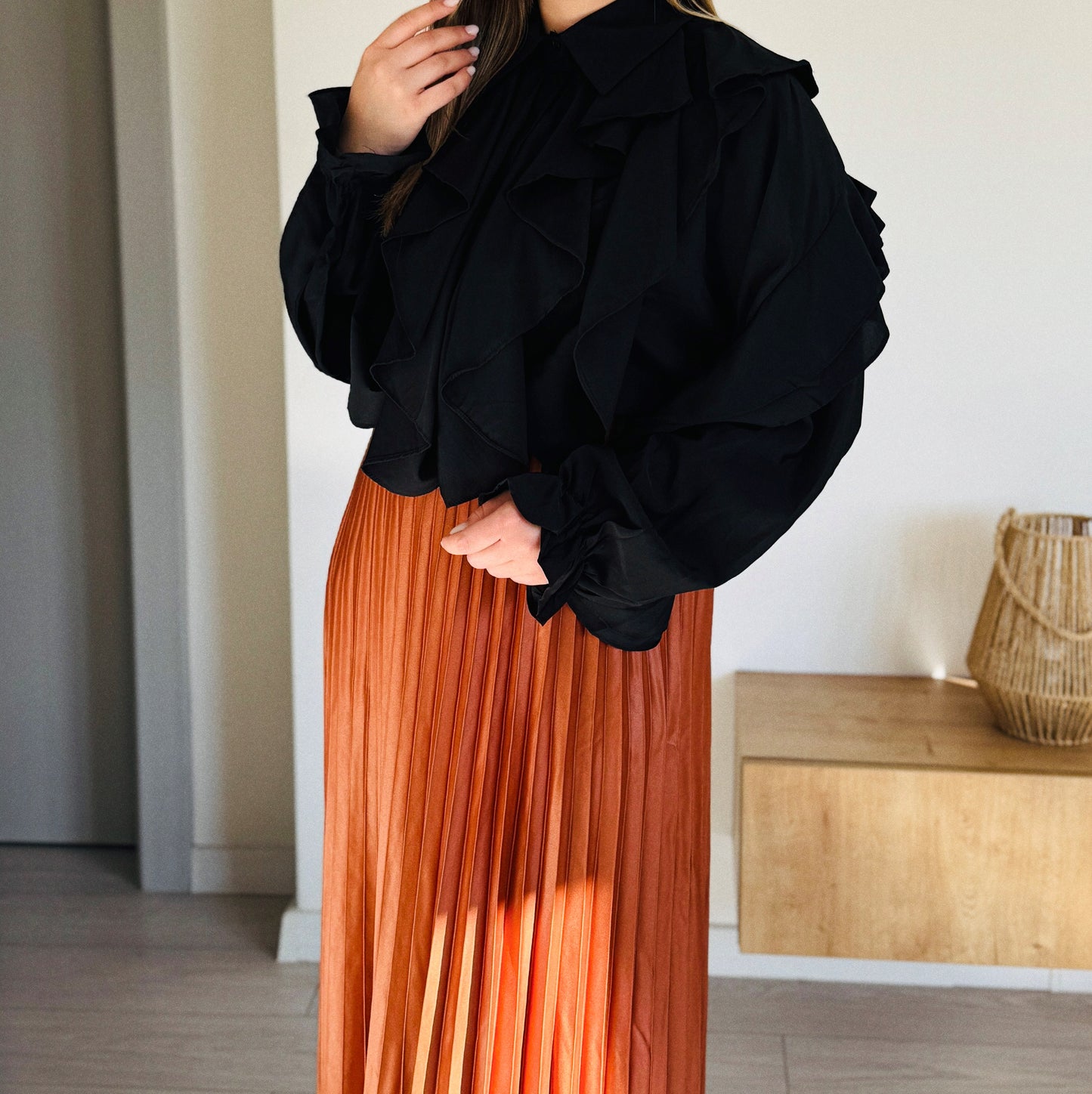 Bluză cu volane ample și mâneci bufante