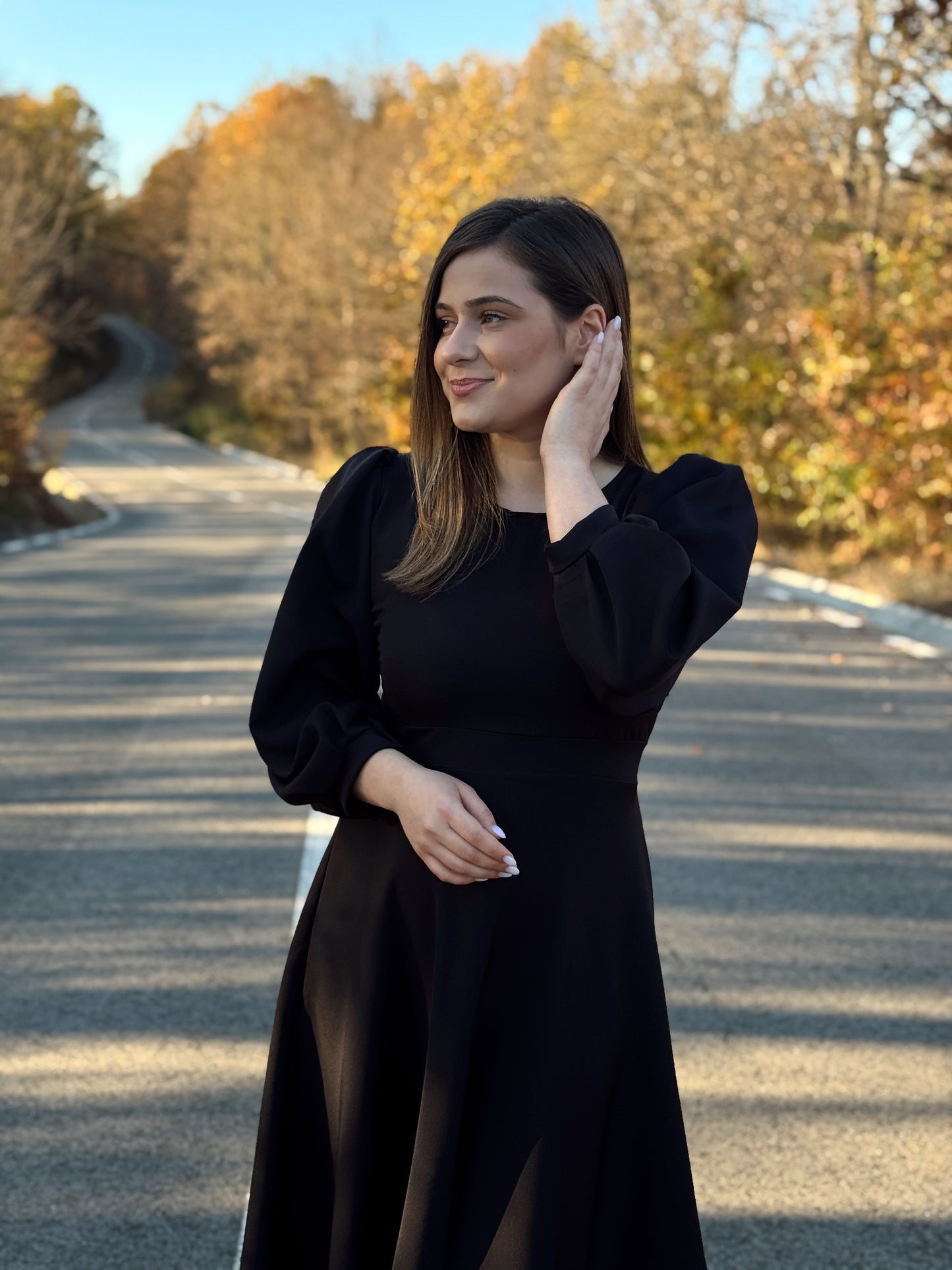 Rochie Midi Elegantă din Stofă Barbi – Negru Clasic