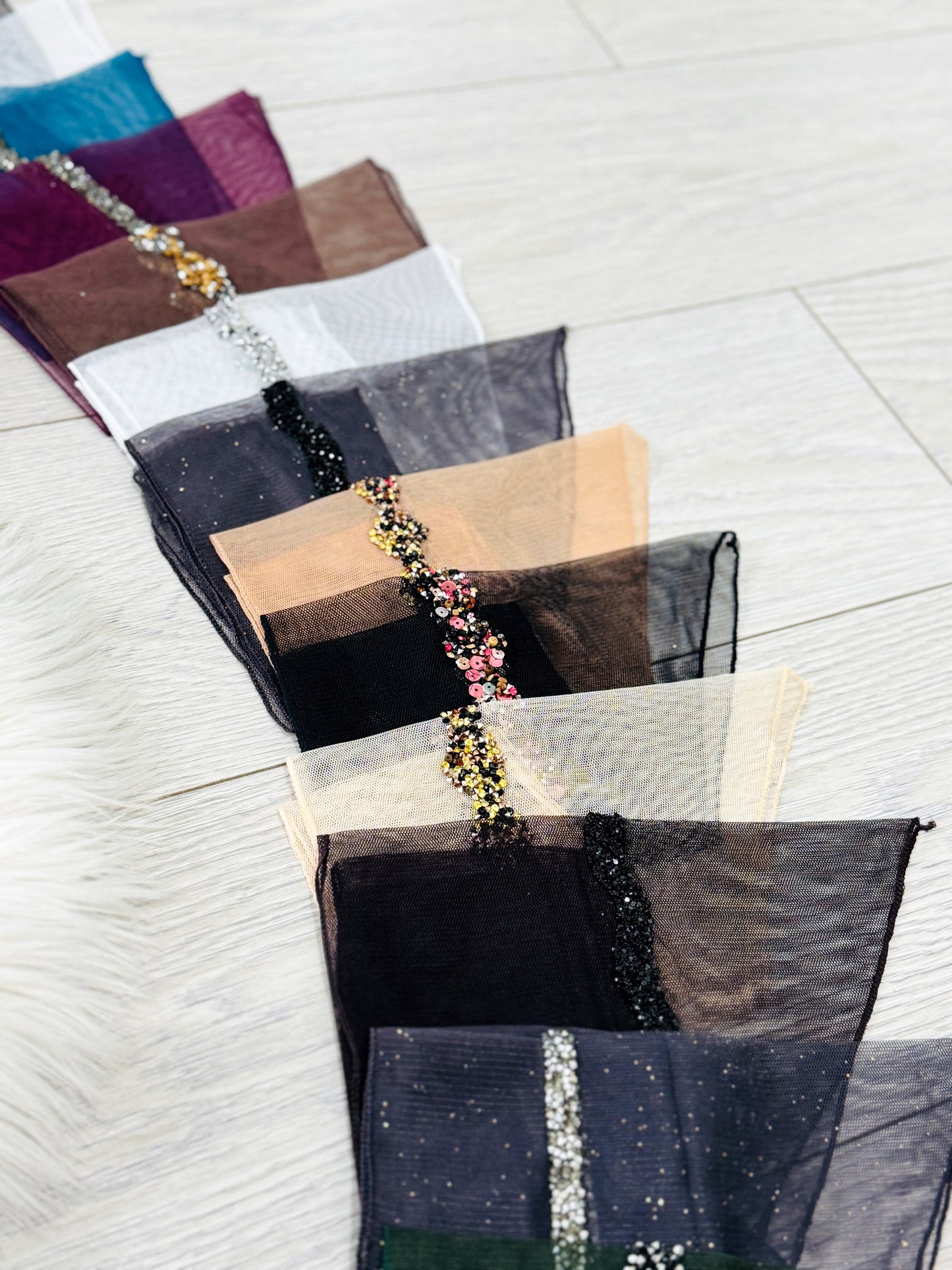 Batic din Tulle cu Accesoriu